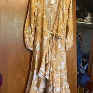 H&M Tan and White Long Sleeve Dress